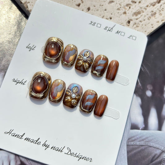 Amber Gold Charm - Short Square Press-on Nails