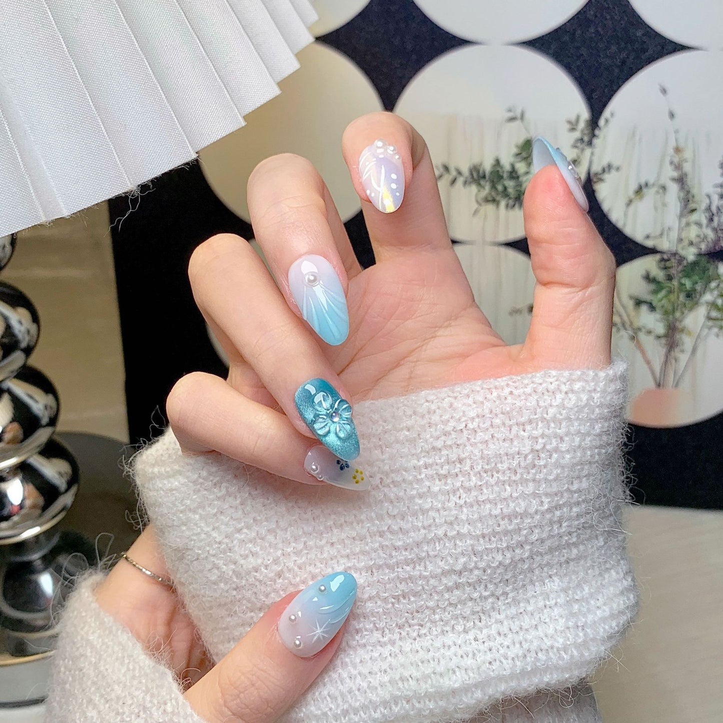 Sea Salt Bloom - Short Almond Press-on Nails