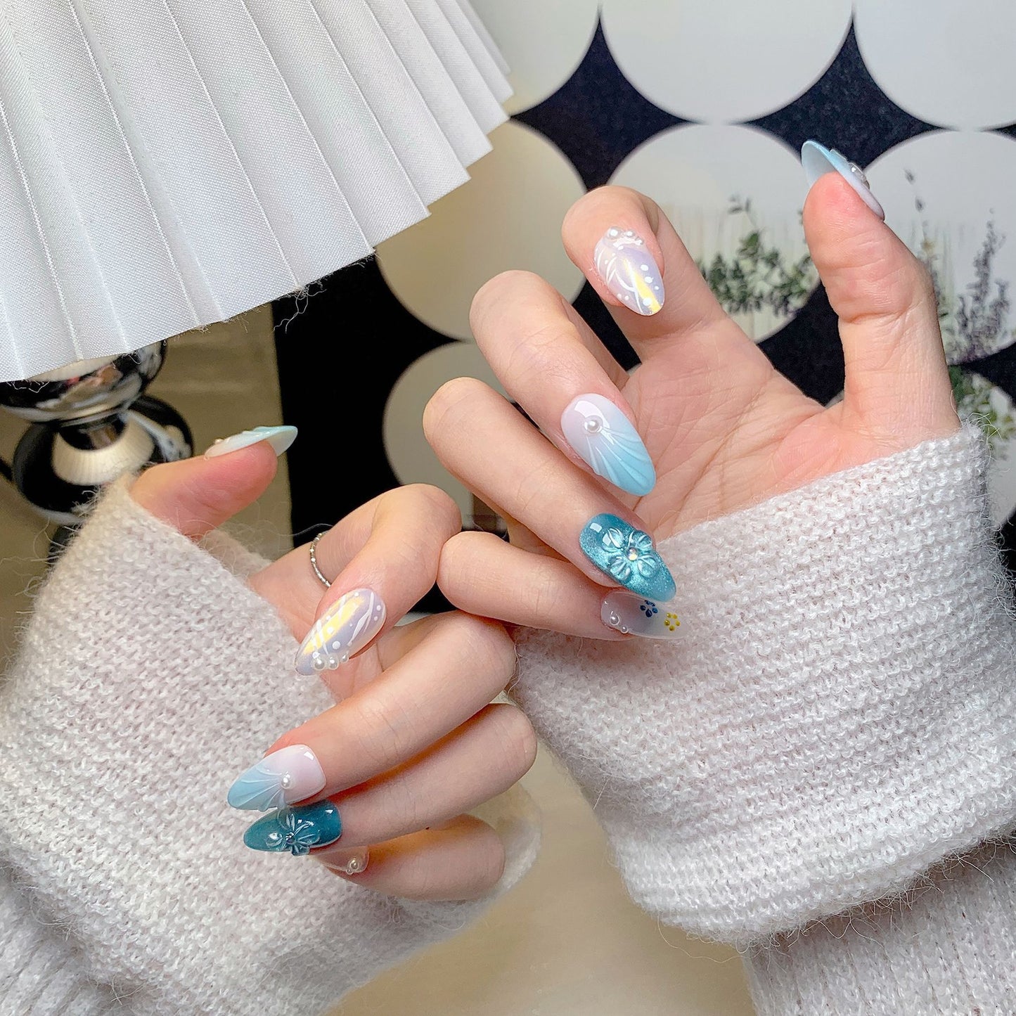 Sea Salt Bloom - Short Almond Press-on Nails